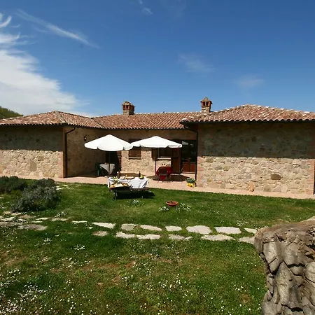 Ferienhaus Lovely Farmhouse In Umbria With Swimming Pool *