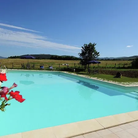 Lovely Farmhouse In Umbria With Swimming Pool בית נופש